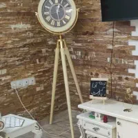 ساعت ایستاده رنگ کرم