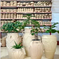 گلدان و اباژور کنار سالنی  دفرومه