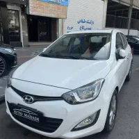 i20