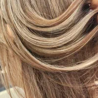 *مژده مژده * رنگ و لایت و کوتاهی مو با کمترین قیمت