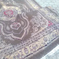 یک جفت فرش گردویی بدون پارگی ویک کمد لباس پسرانه