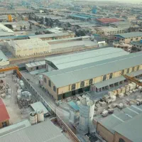 نیروی آقا با ماشین سواری