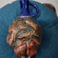 کوزه طرح برجسته قدیمی