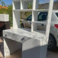 میز مطالعه و کتابخانه