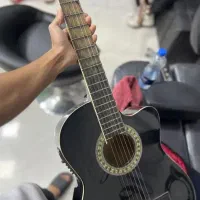 گیتار  نو  صدا عالی آکبند پیکاپ دار