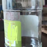 شیشه درب فلزی کاملا تمیز و سالم