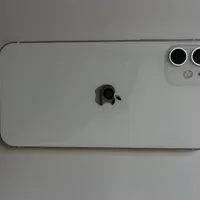 اپل iPhone 11 با حافظهٔ ۱۲۸ گیگابایت