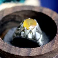 انگشتر  یاقوت زرد (با ضمانت اصلیت سنگ)