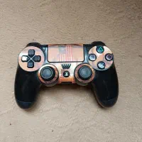 یه دسته PS4 سوخت کسی لازم داشت پیام بده