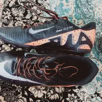 کفش فوتبال چمنی