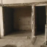 سالن مرتفع  با درب ها 4متری