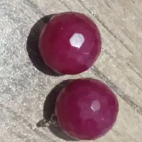 گوشواره یاقوت