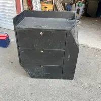 مقداری لوازم سالن آرایشگاه