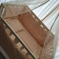 تخت کنار مادر کرم رنگ|تخت و صندلی بچه|کرج, محمد آباد|دیوار