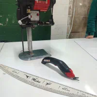 برشکار حرفه ای مانتو ( مسلط به الگو سازی و خط کشی)