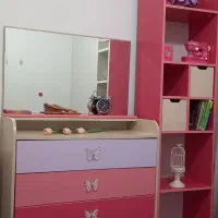 کمد آرایشی و ویترین