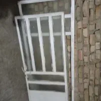 درب وچهار چوب تمیز