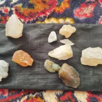 چند عدد سنگ عقیق|کلکسیون اشیاء عتیقه|کوراییم, |دیوار