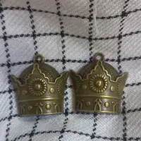 پلاک تاج برنجی