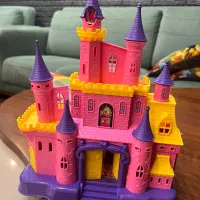 اسباب بازی قلعه و‌کمد