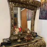 آیینه و کنسول