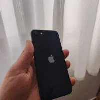 آیفون se 2022 در حد