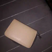 یه کیف کارتی پیداشده