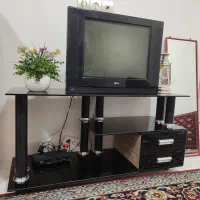 تلویزیون دیجیتال و میز