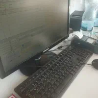 صندوق دار خانم و کمک فرکار