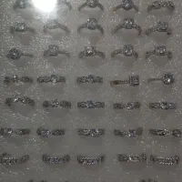 با انگشتر برلیان بدرخشید