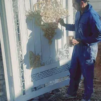 رنگ  امیزی ساختمان دروپنجره