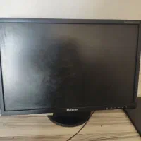 یک دستگاه کامپیوتر