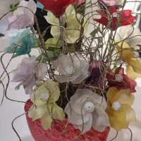 گلدان سفالی وگل کریستال