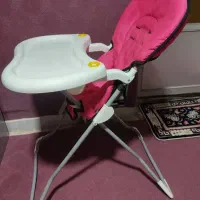 غذا خوری دخترانه