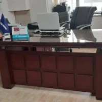 میز اداری شکیل ماهگونی بهمراه شیشه