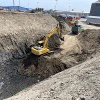 اجاره بیل مکانیکی چرخ لاستیکی و زنجیری ،خاکبرداری|خدمات حمل و نقل|رشت, ساغری سازان|دیوار