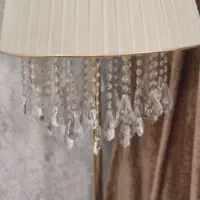 آباژور ایستاده
