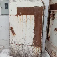 درب حیاط با چهار چوب