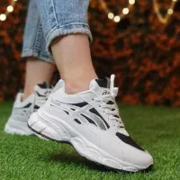 فروش یکجا ویترین همراه کل اجناس|کیف، کفش، کمربند|قائن, |دیوار