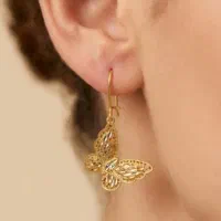 گوشواره پروانه ای از دم قسط