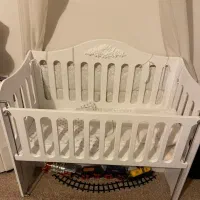 کمد وگهواره یا تخت کودک مخصوص کنار مادر