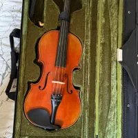 ویولن vzak دارای صدایی درخشان و بلند