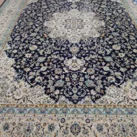 یک عدد فرش ۳در ۴ کرمی سرمه ای