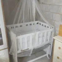 گهواره یا تخت کنار مادر