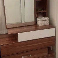 میز ارایش دو تیکه در حد نو تمیز سالم تختم هم موجود|تخت و سرویس خواب|تهران, اکباتان|دیوار