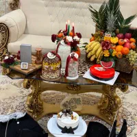 مبل کرم همراه با میز و دوتاعسلی|مبلمان خانگی و میز عسلی|شهرکرد, |دیوار