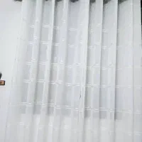 پرده اماده تمیز پانچی نصب نشده تا الان هر کدوم ۳۰۰