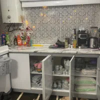 کابینت تازه یکسال زده شده