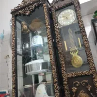 ایستاده بوفه و ساعت