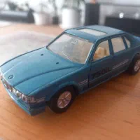 ماکت ماشین فلزی